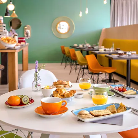 Hotel Ibis Portes Du Luberon 3*