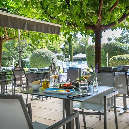Ibis Portes Du Luberon Hotel 3*