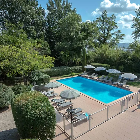 Ibis Portes Du Luberon Hotel 3*