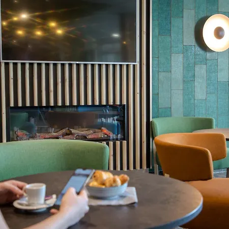 Hotel Ibis Portes Du Luberon 3*