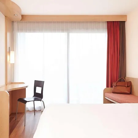 Ibis Portes Du Luberon 3*