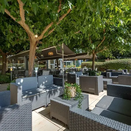 Hotel Ibis Portes Du Luberon